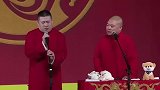 张鹤伦把两首歌拼成一首唱，别说还真好听呢，搭档都无奈了