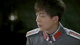 手下带回来一批新武器，大当家很高兴