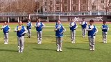 老师晒学生们在操场尽情跳古典舞视频