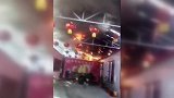 爆新鲜-20171222-尴尬！河北武安婚宴饭店失火 亲朋好友狂逃命