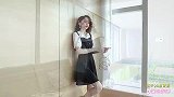 黑色拼接白色连衣裙，透着浪漫情怀，女人味十足