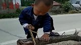 把儿子送乡下老家，奶奶发来一段视频，为娘好欣慰！