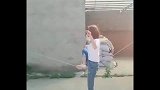 妹子这平衡力是真的牛啊