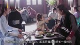 杨紫穿露肩装冷到发抖，一旁肖战不停撸杨紫的手臂，网友还不生情