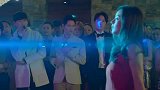 赵丽颖再度爆红，现场跳这支舞太有女人味，冯绍峰也不知道咋想的