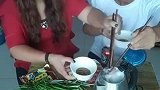 热水壶涮火锅好吃是好吃就是烫手哇！
