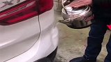 开车避免不了磕碰，这样的小事，学会技巧在家自己就能修复！
