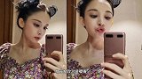 久违的自拍！娜扎碎花裙配蕾丝发饰复古又甜美