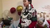 彝族女孩出嫁，身穿民族服饰