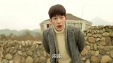情侣俩为了抓一只鸡居然做这件事,太搞笑了!