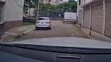这女人心是真大，有你这样带孩子的吗