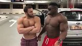 健身沙雕系列-黑人大哥对翘臀女抛媚眼 谁料竟被捷足先登！