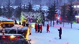 到了冬天，俺们东北这疙瘩天天飘雪，风还贼拉大，火车都开不动了