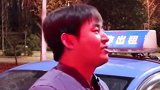 男子从拆迁区搬出保险柜，的哥察觉不对，一脚油门送盗贼进派出所。
