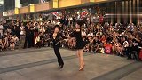 最新广场舞视频大全-20190421-爱心满满的情侣双人广场舞，适合情侣，美翻！
