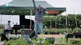 太炸了！张艺兴用长沙话演唱《湘江水》，彭昱畅冲上台魔性伴舞