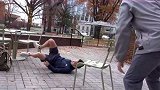 笑到肚子疼的恶搞（第102期）街头这么整蛊陌生人，不怕挨揍吗
