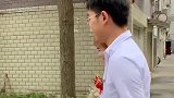 异地恋惊喜变惊吓，心疼小伙子三秒钟