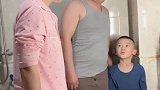女子教儿子和老公上厕所，过程详细，包教包会，快喊自家老公来学