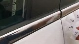 接缝差小测试：吉利博越PRO四驱版前后门间隙，有轻微差距