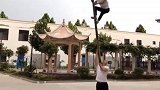 两位高人，下面的这位厉害，还是上面的这位更厉害