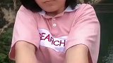 女生玩高空蹦极，没想爆装备了