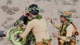 五哈大型社死现场，郭京飞头大把花环卡住太好笑