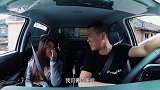 国庆长假回家打谷子，欢子下车一看，皮卡车烧着了