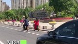 天津：女子郊游遇新人骑车结婚