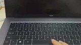 男生买了电脑，随后自动关机怎么按开不了