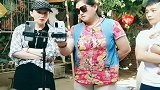 大衣嫂一旁的女人，在大衣哥家站稳了脚跟，啥事都有她的份！