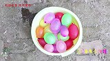 短剧：小伙伴玩“豌豆射手砸水球”，神射手甜甜闭眼也能砸中