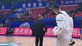 【PP体育在现场】帅就完了！可兰白克新发型亮相支持阿不都