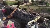 已致87死！航拍也门萨达省一监狱遭空袭后场景 满地瓦砾废墟