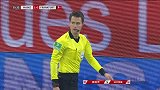 可惜！约维奇霸气头槌扳平比分 主裁判罚越位进球无效