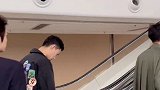 这是什么神仙电梯 路人视角 帅就完事了 帅哥