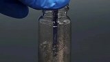 钠汞合金与氯化铵溶液的化学反应，产生神奇的收缩现象的科学实验