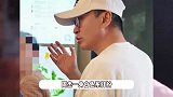 “尔康”周杰回母校上戏，54岁面色红润没皱纹，热衷养生发福不少