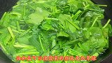 一把菠菜2个鸡蛋，简单两步，好吃又补钙，连吃一周也不腻