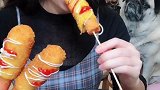 不想看姑娘秀拉丝，只想看她认真吃，认真体会美食的快感