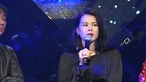 胡杏儿带娃追剧两不误被李乘德夸赞是多功能妈妈