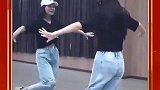 小姐姐化身舞蹈达人，节奏感还挺好