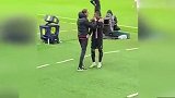 当场发飙！当球员不满下场时 这脾气不知道谁才是球队的老大
