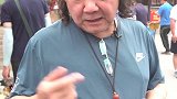 大爷夸赞雕这个橄榄核的老师是个高人，及时是废核，也能变废为宝玩收藏上域鉴  橄榄核