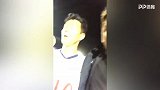 太贱了！拜仁球迷半场结束搂孙球王自拍：不走运啊哥们儿