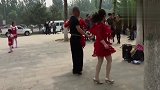 最新广场舞视频大全-20190410-二女一男三人广场舞