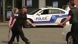 假如警察和小偷是老相识，看看路人反应
