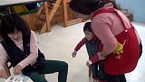 幼儿园小班的宝宝打针，一声没哭，好勇敢！