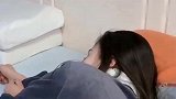 主人发烧宾利让百威安慰她,看百威怎么安慰的把主人气坏了,逗