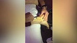 李学鹏打封闭针画面曝光 重伤退出后国足左后卫告急